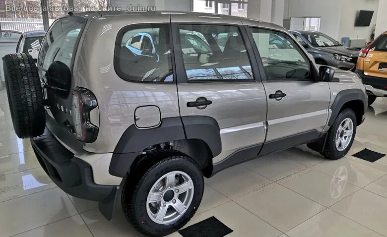 Нива тревел серая фото Lada Niva Travel в цвете Техно (618) - сочные фото здесь! Авто