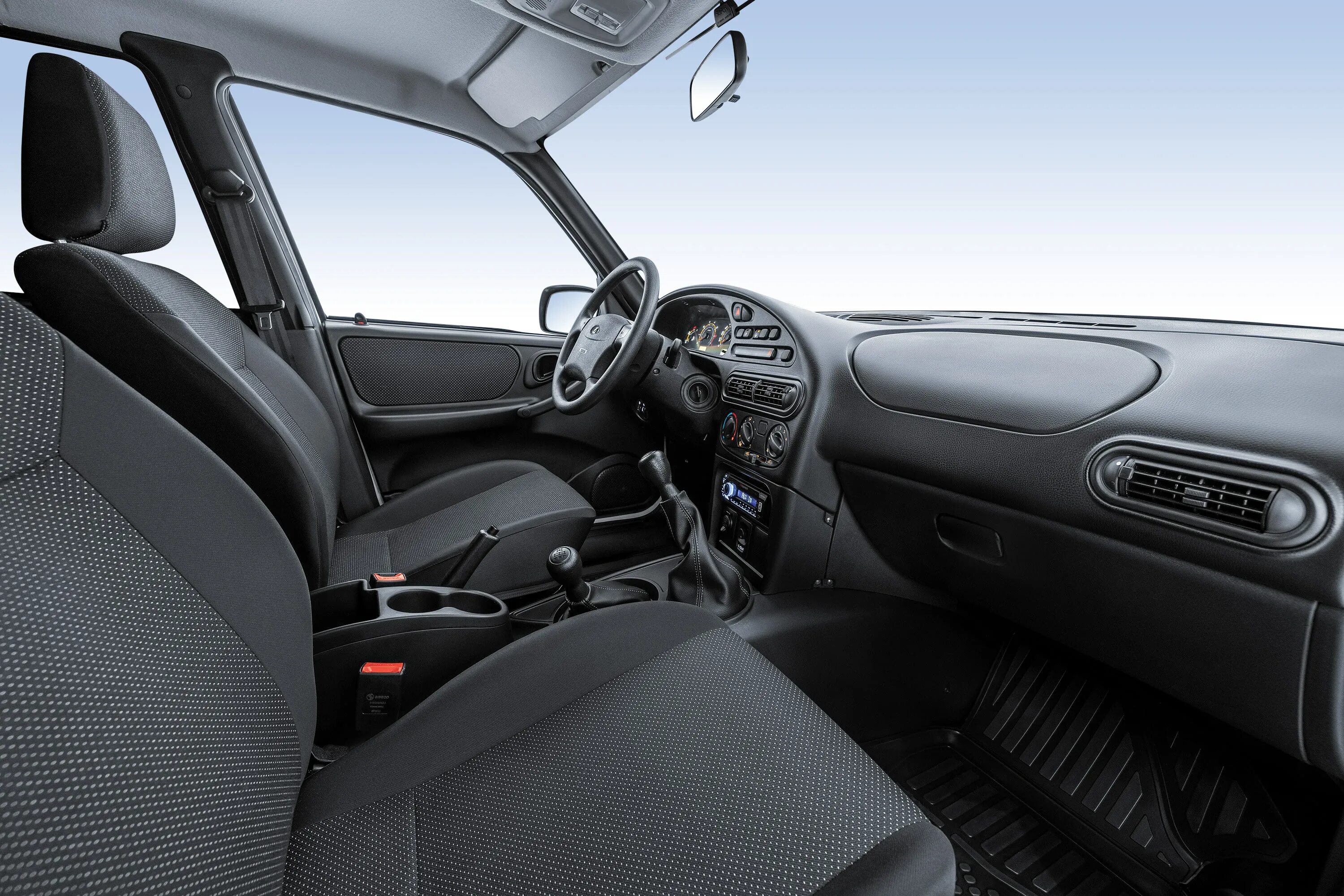 Нива тревел цена на сегодня фото салона LADA NIVA Travel 2024 - фото в новом кузове: салон, вид снаружи, багажник