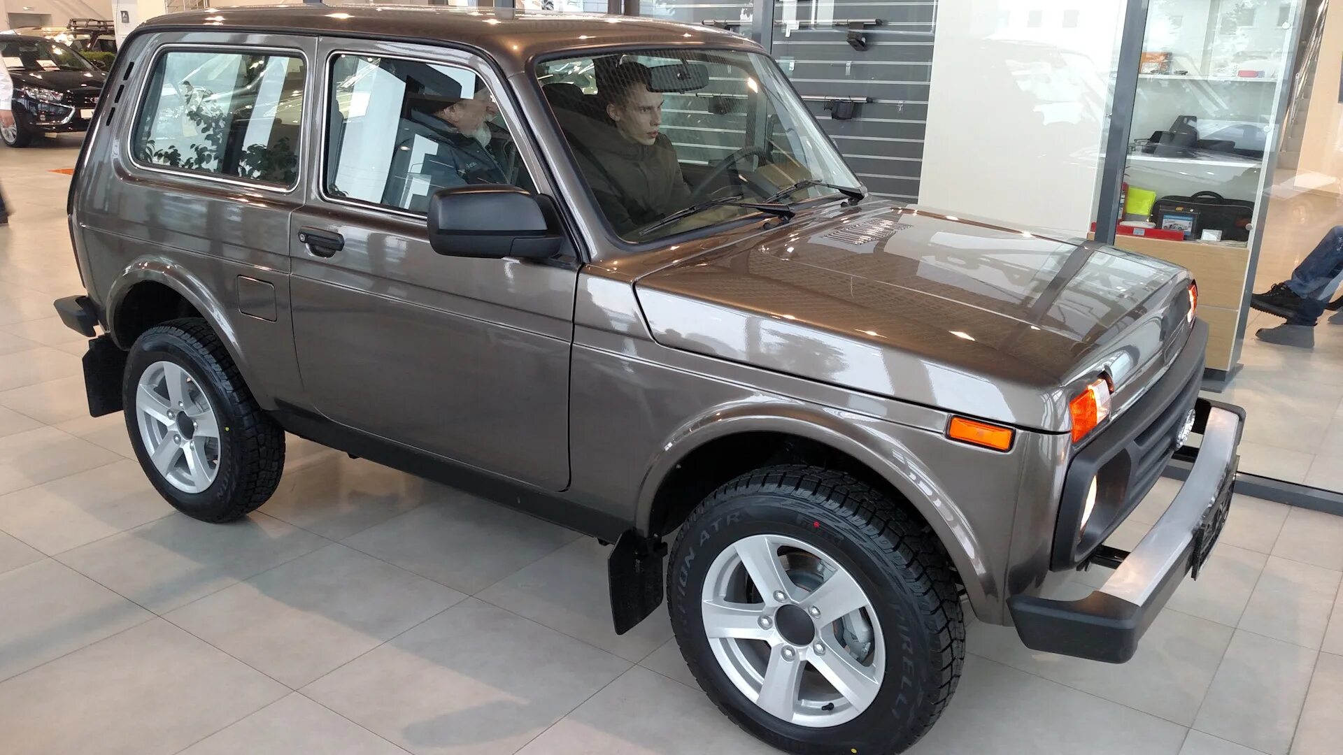Нива тревел цвет кориандр фото Lada 4x4 3D 1.7 бензиновый 2019 на DRIVE2