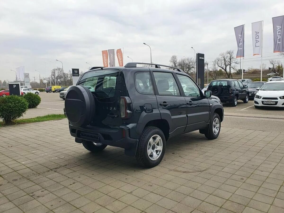Нива тревел цвет несси 2 фото Купить новый Lada (ВАЗ) Niva I Рестайлинг (Travel) 1.7 MT (80 л.с.) 4WD бензин м