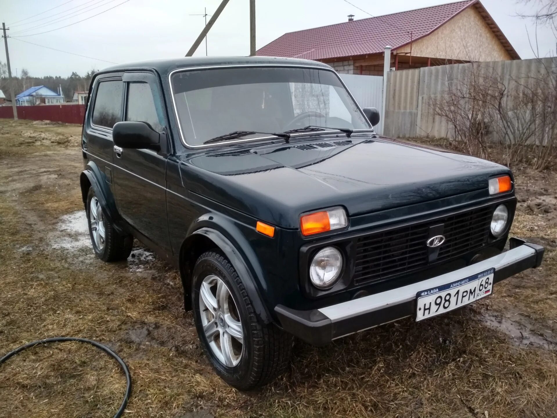 Нива тревел цвет несси фото Небольшой фотосет Нивы - Lada 4x4 3D, 1,7 л, 2012 года фотография DRIVE2