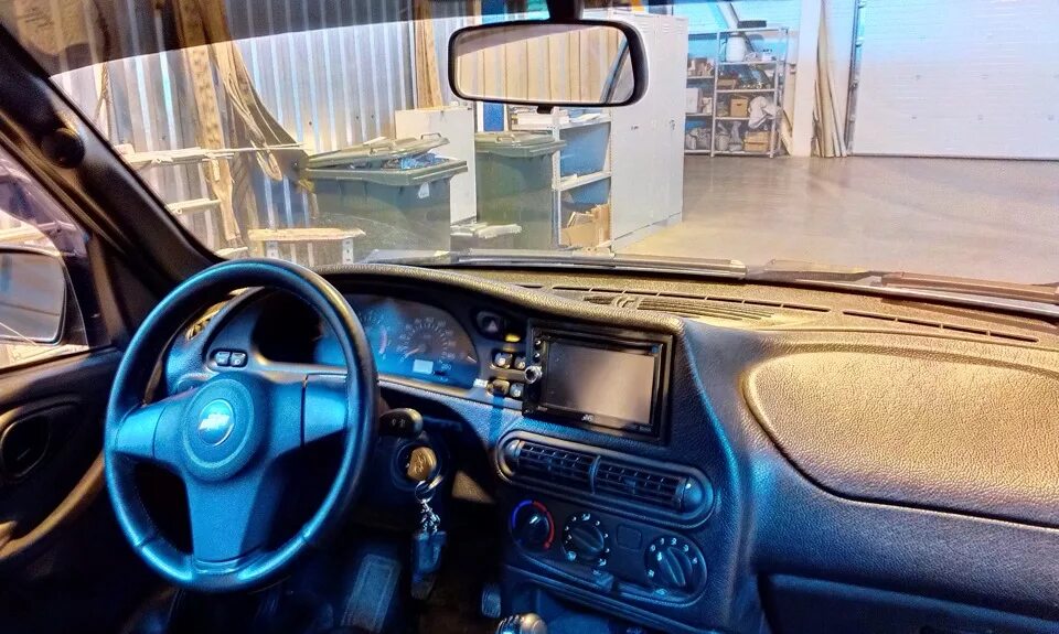 Нива тревел торпеда тюнинг Мультимедийный комбайн 2 din в шниву - Chevrolet Niva, 1,7 л, 2003 года электрон