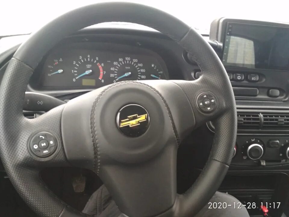 Нива тревел тюнинг руля Кожаный мультируль шевроле нива - Chevrolet Niva GLX, 1,7 л, 2013 года своими ру