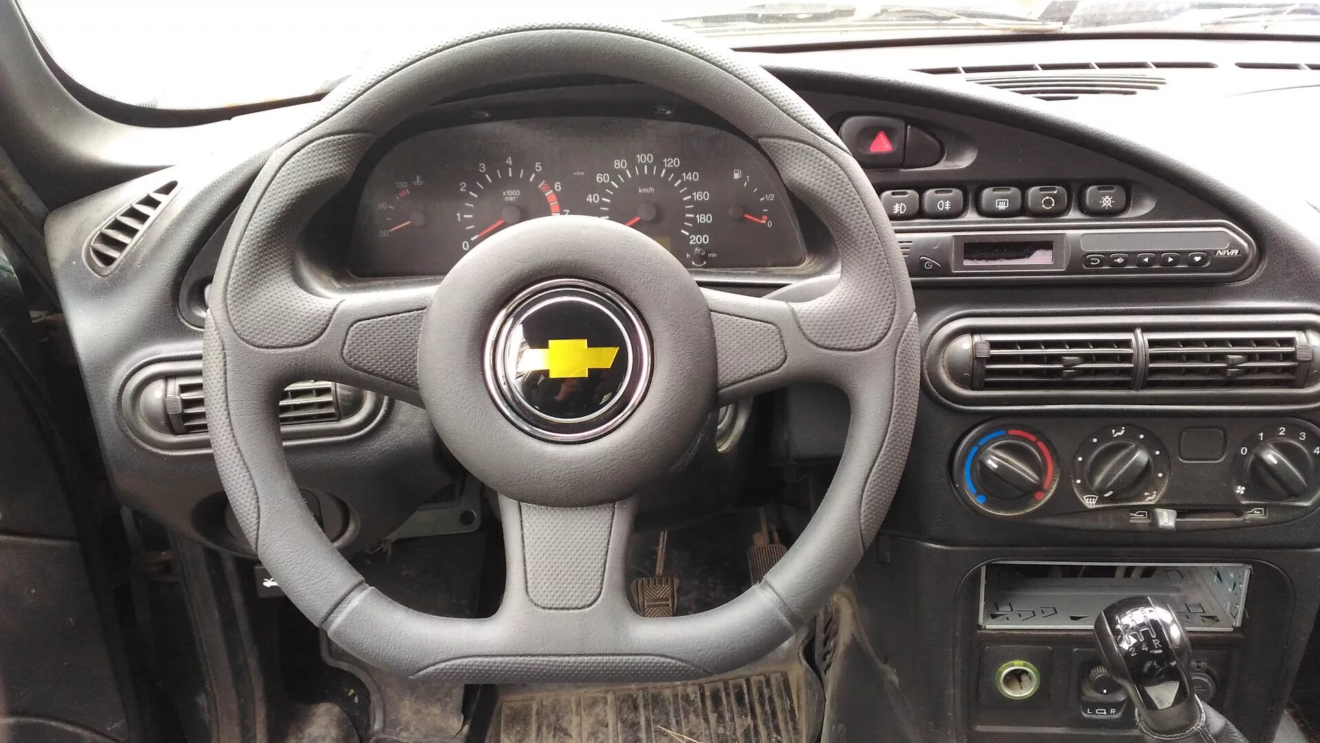 Нива тревел тюнинг руля Маленькая декорация - Chevrolet Niva, 1,7 л, 2012 года тюнинг DRIVE2
