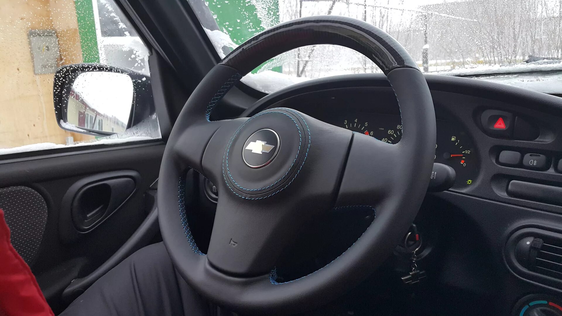 Нива тревел тюнинг руля В Карбон & Кожу руль на Chevrolet Niva - DRIVE2