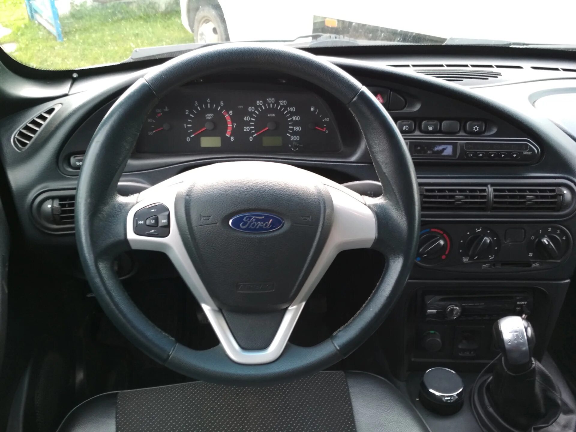 Нива тревел тюнинг руля Мультируль в Ниву 3 (установка) - Chevrolet Niva GLX, 1,7 л, 2010 года автозвук 