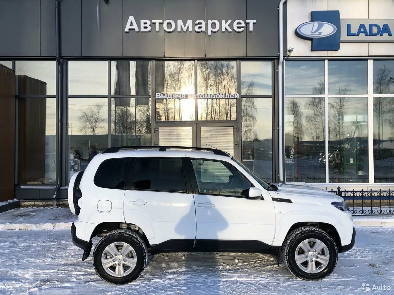 Нива тревел в петрозаводске цены фото официалы Каталог цветов Lada Niva Travel - "Bamper99.ru"