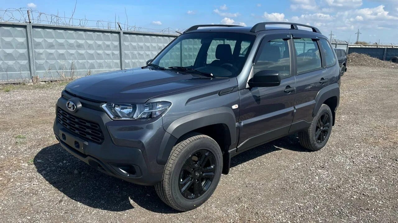 Нива тревел в пленке фото НА ЭТИХ ДИСКАХ ЭТА НИВА НЕРЕАЛЬНО КРУТА! Урвал LADA NIVA TRAVEL 2022 BLACK за са