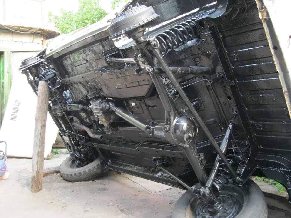 Нива тревел вид снизу фото Моторное отделение (покраска часть первая) - Lada 4x4 3D, 1,6 л, 1982 года кузов