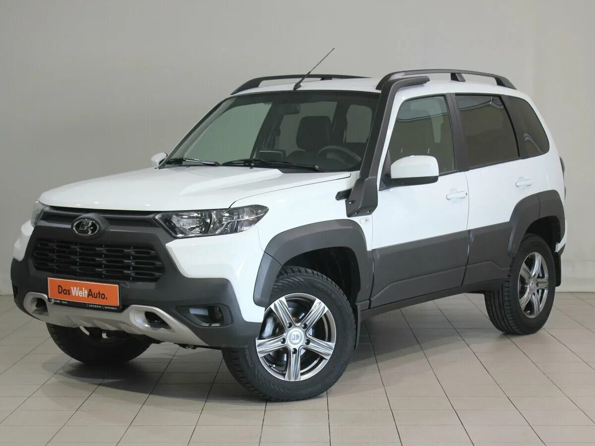 Нива тревел все комплектации и цены фото Купить б/у Lada (ВАЗ) Niva I Рестайлинг (Travel) 1.7 MT (80 л.с.) 4WD бензин мех