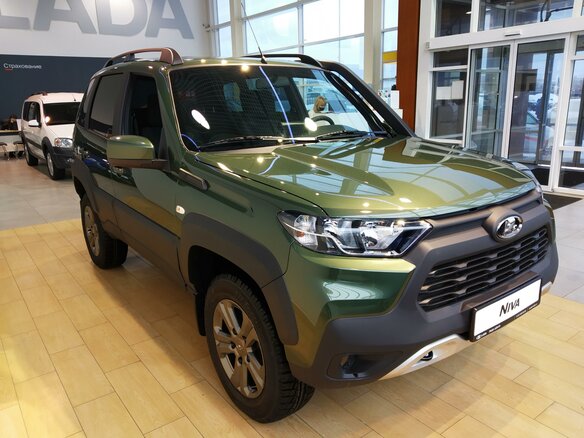 Нива тревел зеленого цвета фото Купить новый Lada (ВАЗ) Niva I Рестайлинг (Travel) 1.7 MT (80 л.с.) 4WD бензин м