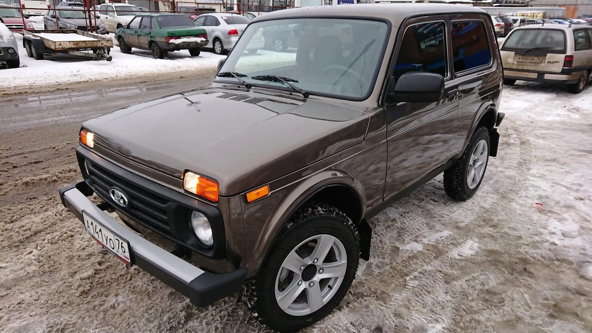 Нива тревел золотисто коричневая фото Мойка после антикора - Lada 4x4 3D, 1,7 л, 2019 года мойка DRIVE2