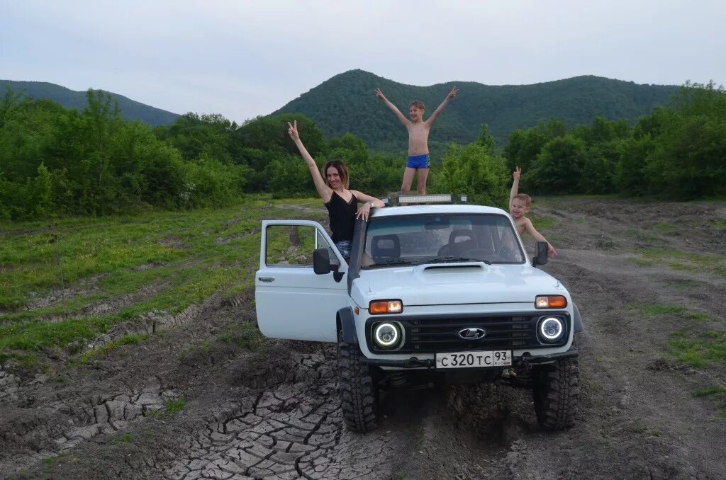Нива трейл фото Deribas Niva. Открытие теплого сезона, Май 2018. - Lada 4x4 3D, 1,7 л, 1995 года