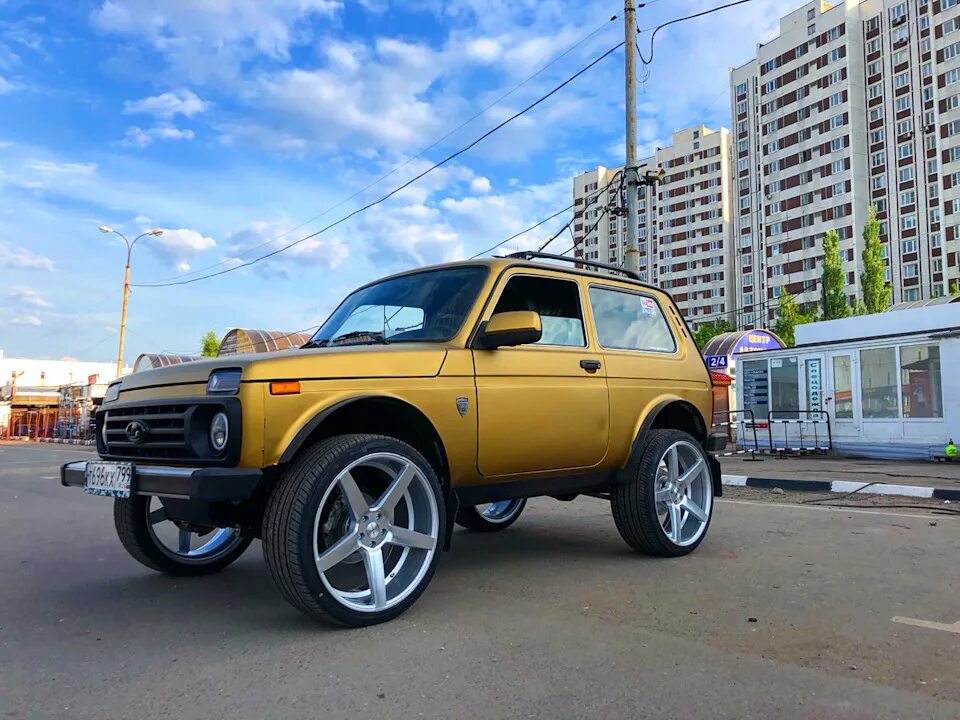 Нива тюнинг колеса LYXURY НИВА на R22 колесах + эксклюзивный цвет!:) - Lada 4x4 3D, 1,7 л, 2018 год