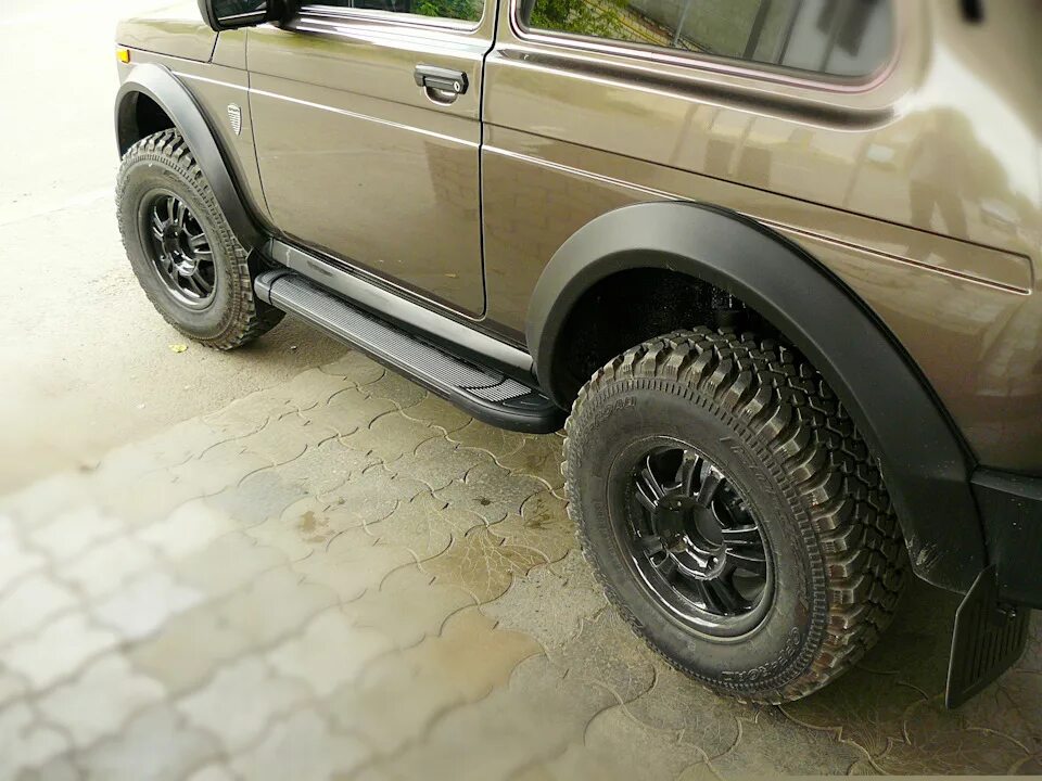 Нива тюнинг пороги Пороги алюминиевые Optima Black черные LADA 4х4 2121 - alkadem на DRIVE2