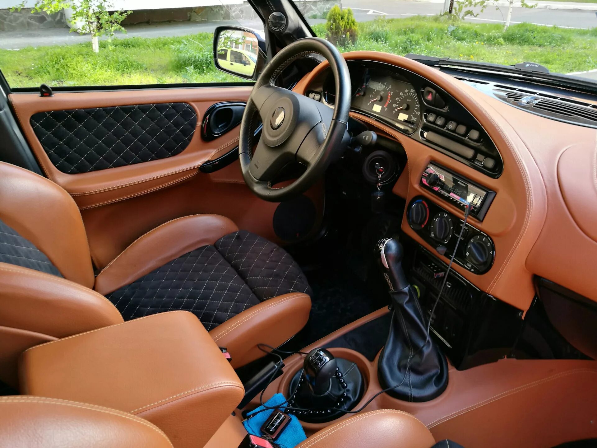 Нива тюнинг салона Кому интересно продаю - Chevrolet Niva, 1,7 л, 2013 года продажа машины DRIVE2