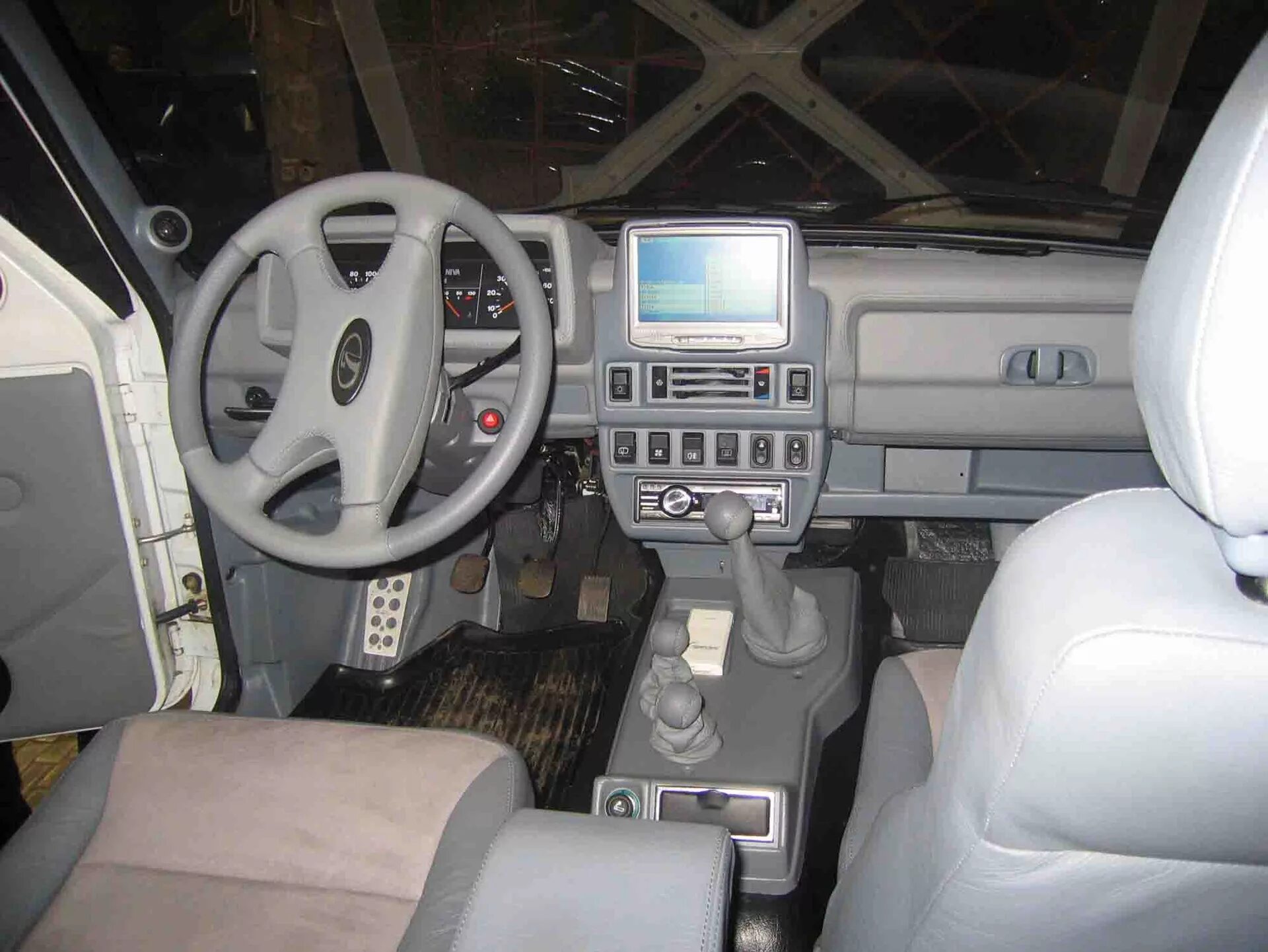 Нива тюнинг салона торпедо с монитором торпеда - Lada 21218 Фора, 1,8 л, 1997 года стайлинг DRIVE2