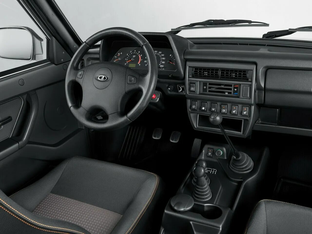 Нива урбан 2024 фото салона Lada (ВАЗ) 2131 (4x4) 1 поколение, внедорожник 5-дверный - технические характери