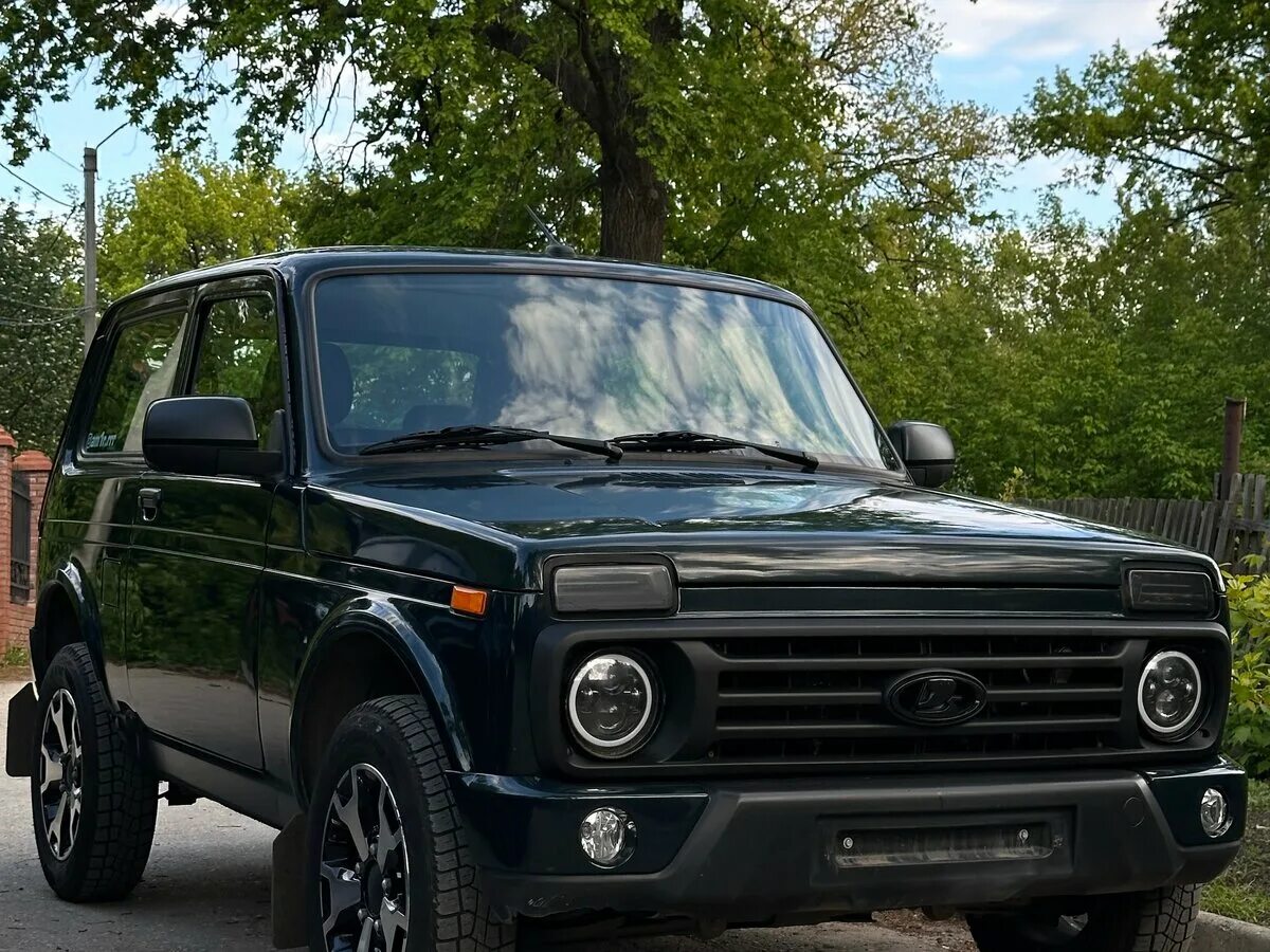 Нива урбан 2024 цена и комплектация фото Купить б/у Lada (ВАЗ) Niva Legend 2021-2024 Euro-2 1.7 MT (83 л.с.) 4WD бензин м