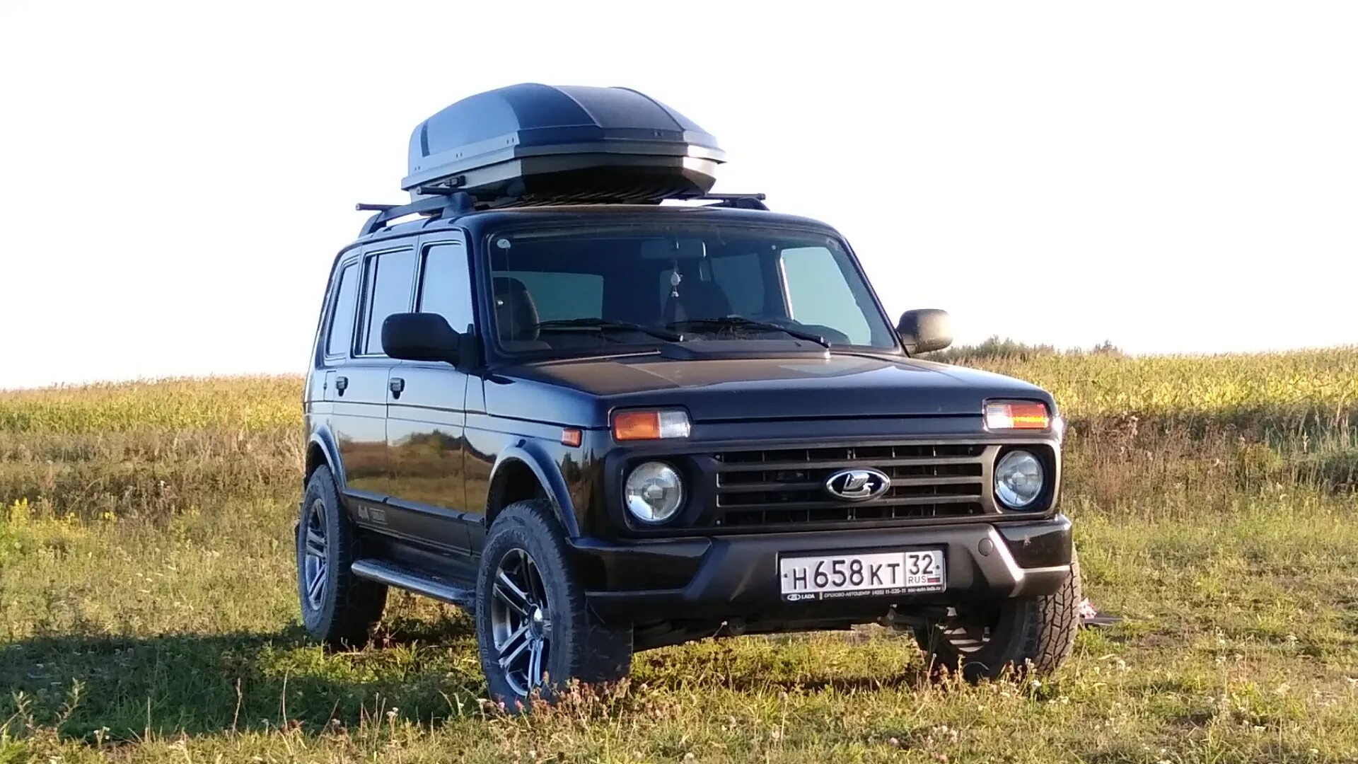 Нива урбан 5 дверная тюнинг Lada 4x4 5D 1.7 бензиновый 2017 Чёрный Урбан лонг на DRIVE2