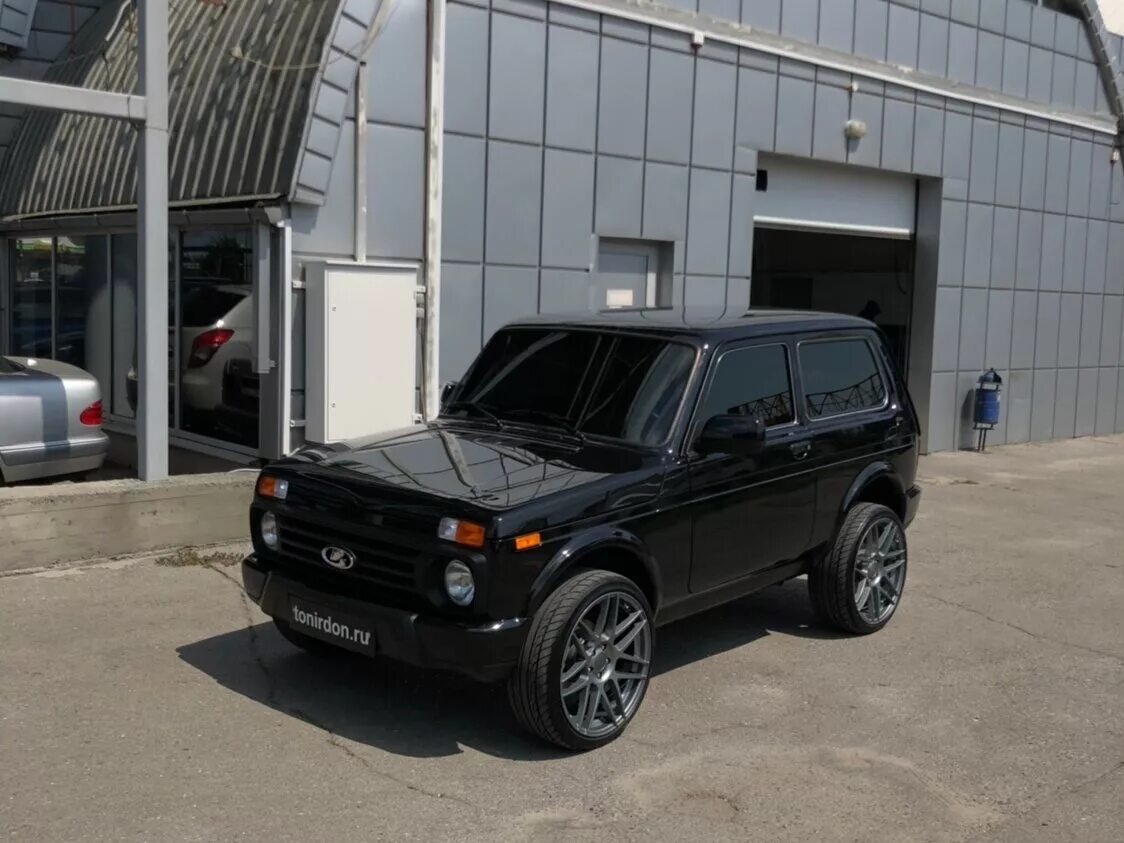 Нива урбан черная фото Купить б/у Lada (ВАЗ) 2121 (4x4) I Рестайлинг Urban 1.7 MT (83 л.с.) 4WD бензин 