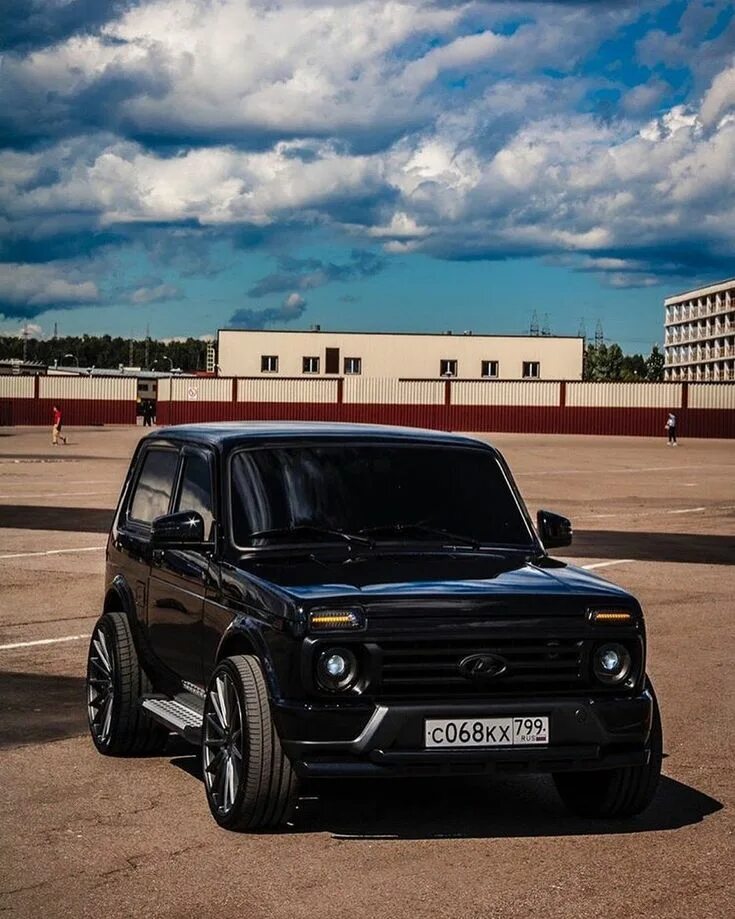 Нива урбан черная тюнинг тонированная Amazing 4x4 city Car restyling Black 4x4 грузовики, Черные автомобили, Автомобил