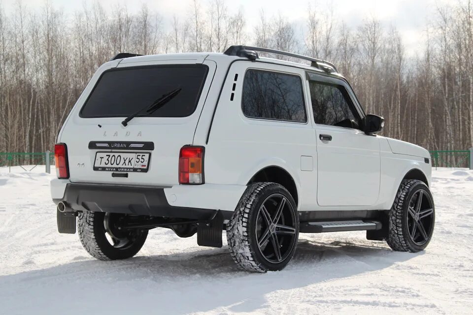 Нива урбан фото сзади Фото - Lada 4x4 3D, 1,7 л, 2017 года фотография DRIVE2