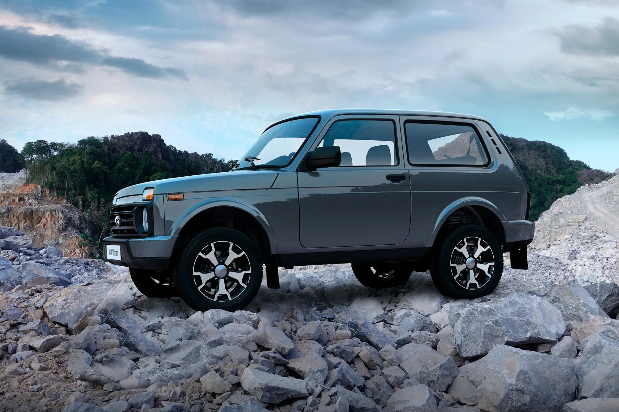 Нива урбан фото цены LADA Niva Legend Urban 3 дв. 2024 - фото в новом кузове: салон, вид снаружи, баг