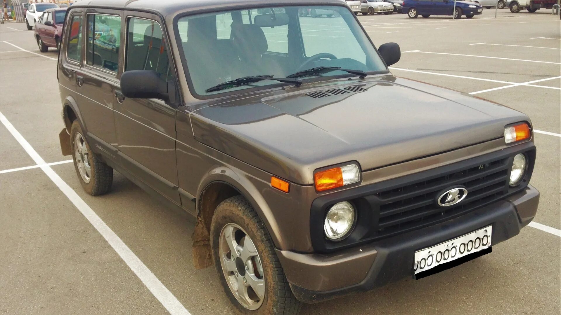 Нива урбан кориандр фото Lada 4x4 5D 1.7 бензиновый 2016 Urban Coriander на DRIVE2