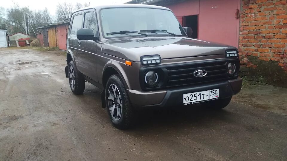 Нива урбан кориандр фото Lada 4x4 3D 1.7 бензиновый 2018 Кориандр на DRIVE2