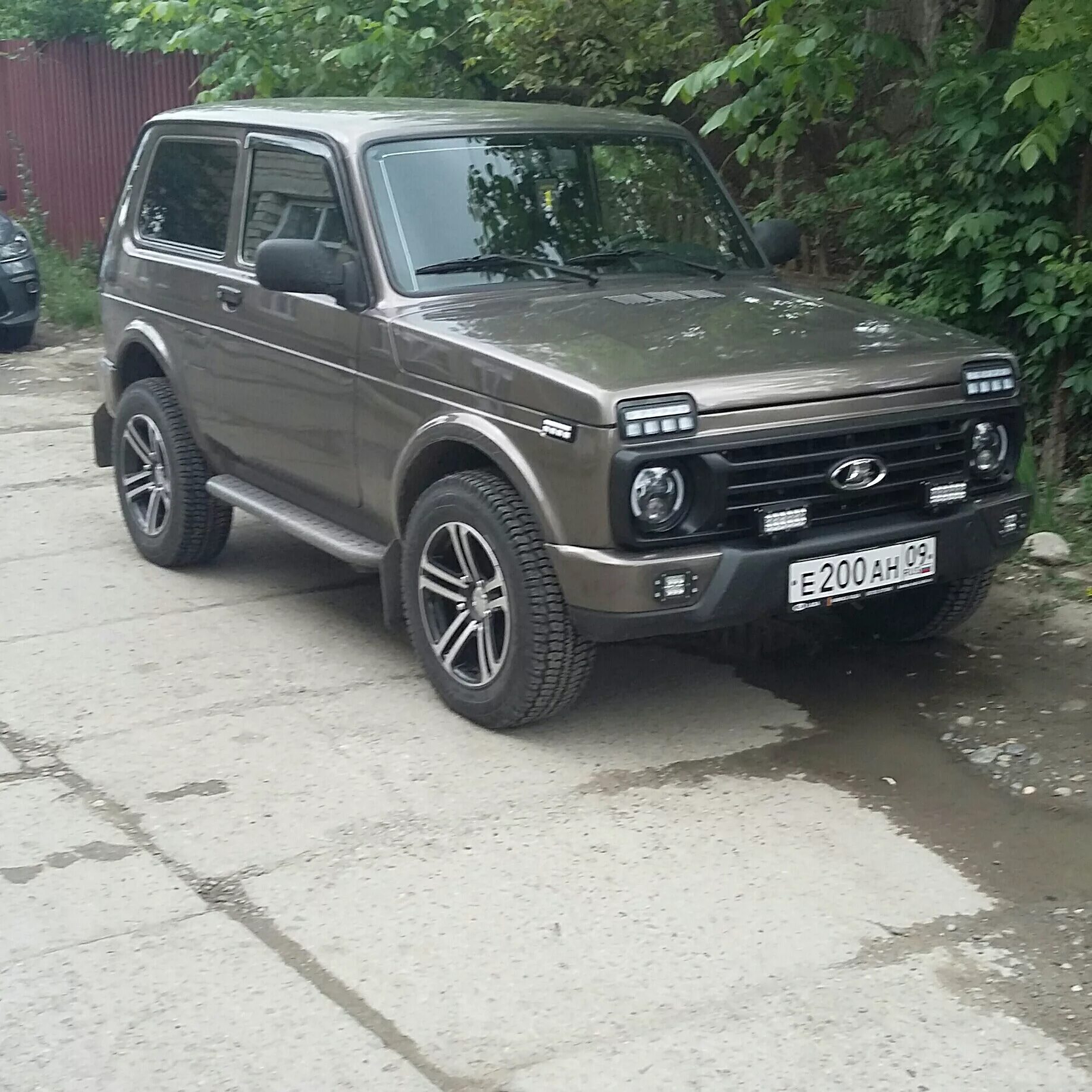 Нива урбан кориандр фото Новые колеса - Lada 4x4 3D, 1,7 л, 2017 года шины DRIVE2