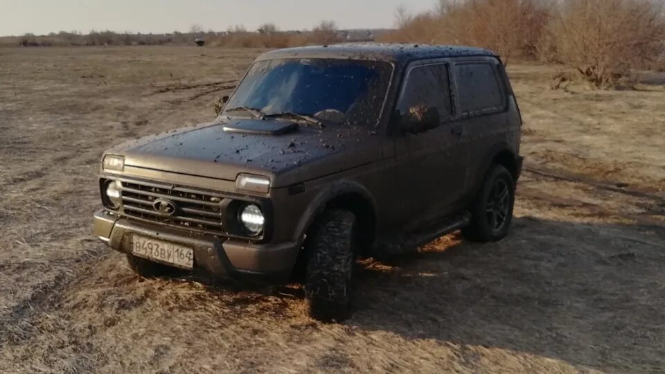 Нива урбан кориандр фото Lada 4x4 3D 1.8 бензиновый 2017 Кориандр на DRIVE2