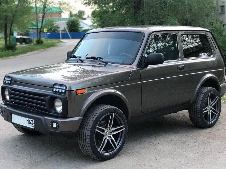 Нива урбан коричневая фото Купить б/у Lada (ВАЗ) 2121 (4x4) I Рестайлинг Urban 1.7 MT (83 л.с.) 4WD бензин 