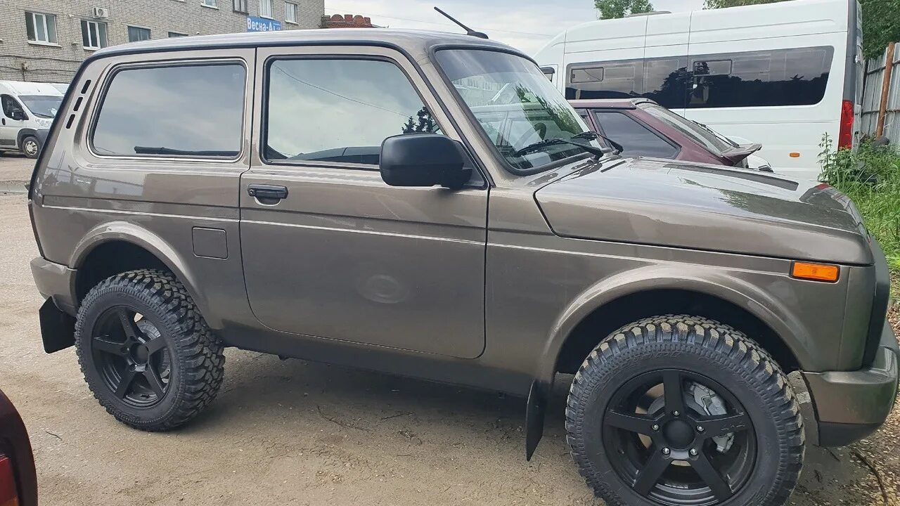 Нива урбан цвет кориандр фото Lada 4x4 3D 1.7 бензиновый 2020 Urban кориандр на DRIVE2