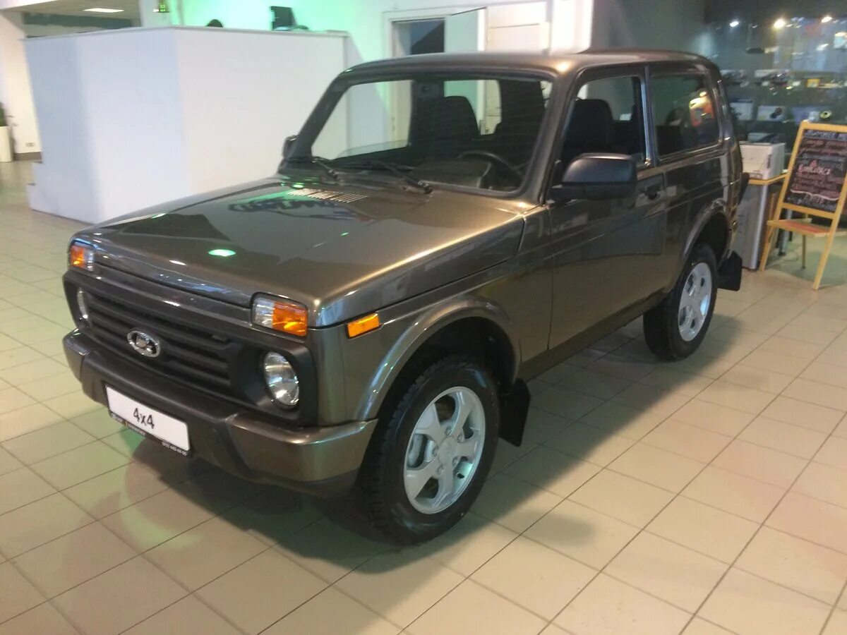 Нива урбан цвет кориандр фото Купить новый Lada (ВАЗ) 2121 (4x4) I Рестайлинг Urban 1.7 MT (83 л.с.) 4WD бензи