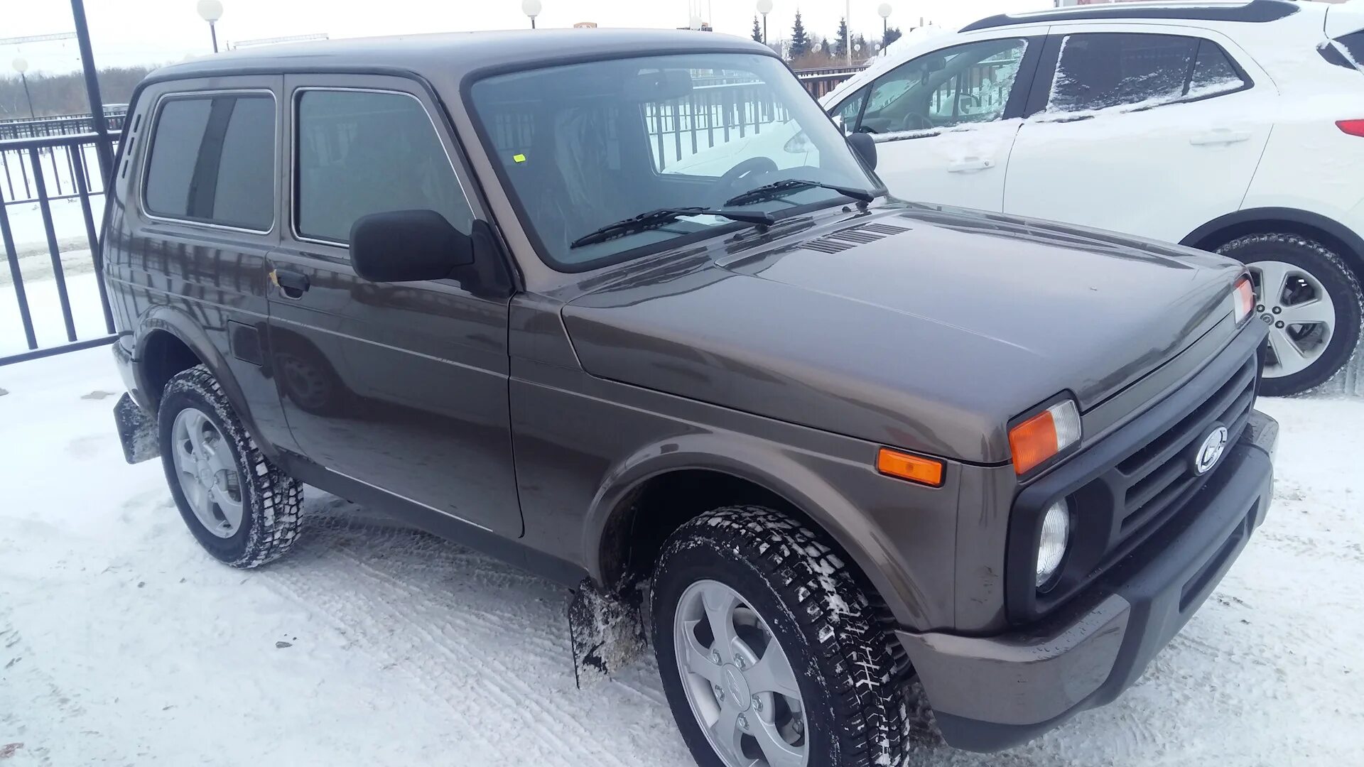 Нива урбан цвет кориандр фото Lada 4x4 3D 1.7 бензиновый 2016 кореандр на DRIVE2