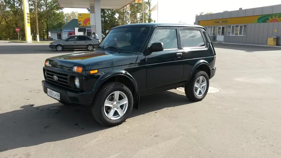 Нива урбан зеленая фото Урбан STYLE - Lada 4x4 3D, 1,7 л, 2015 года тюнинг DRIVE2
