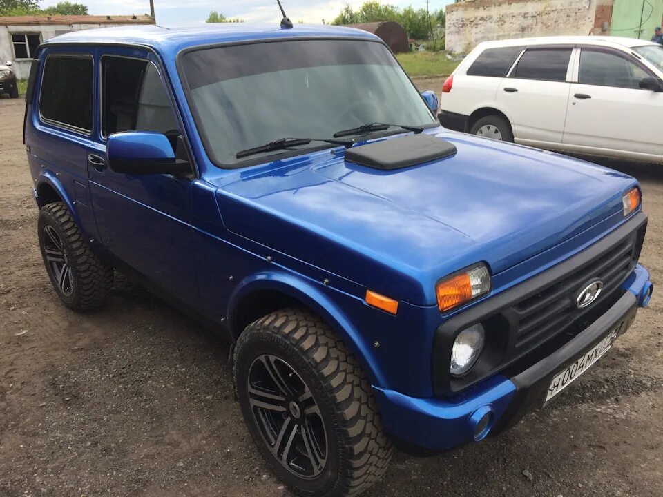 Нива в сине зеленом рапторе фото бампер урбан с птф от весты! - Lada 4x4 3D, 1,7 л, 2008 года стайлинг DRIVE2