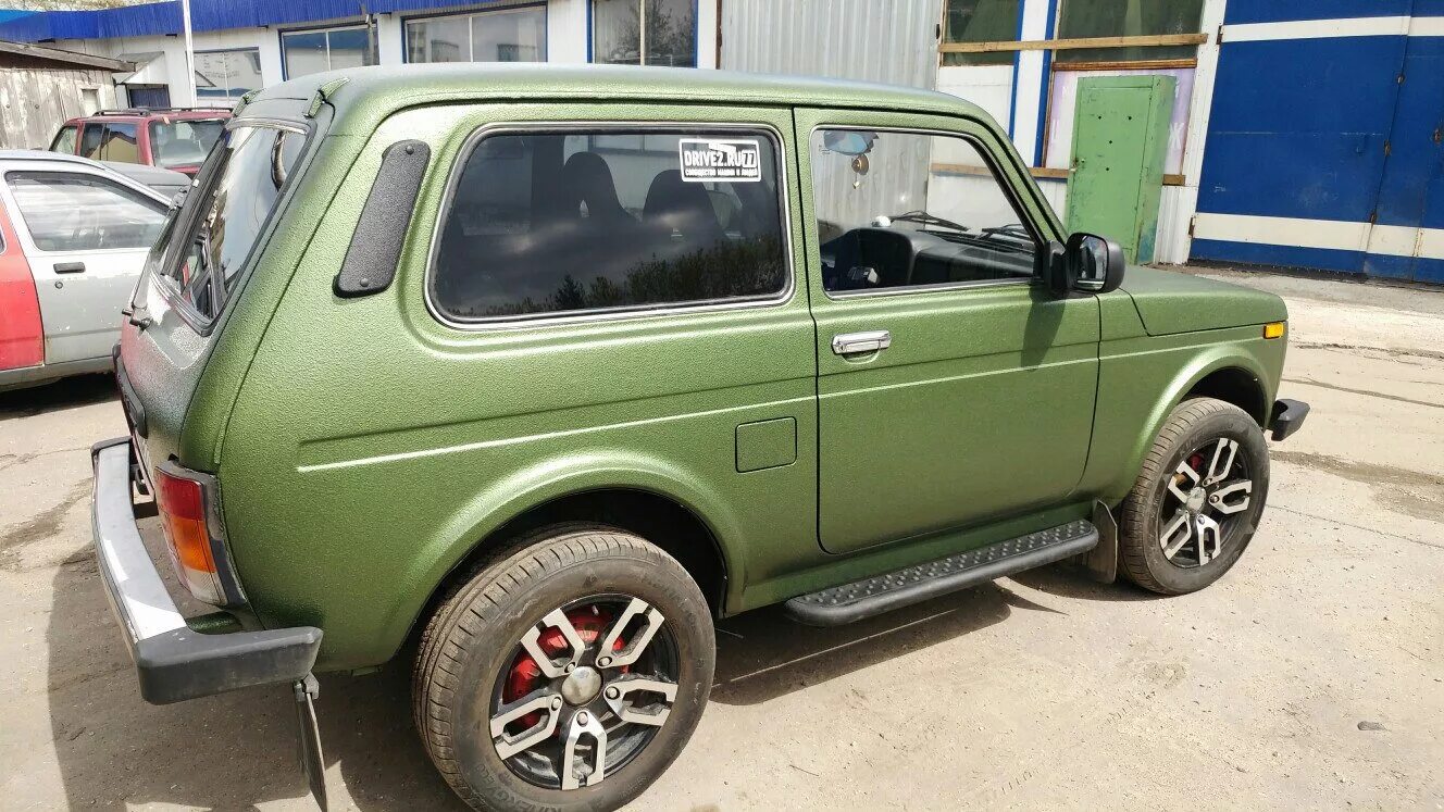 Нива в зеленом рапторе фото Нива - изумрудные джунгли (Титан)! - ТитанPRO Auto на DRIVE2