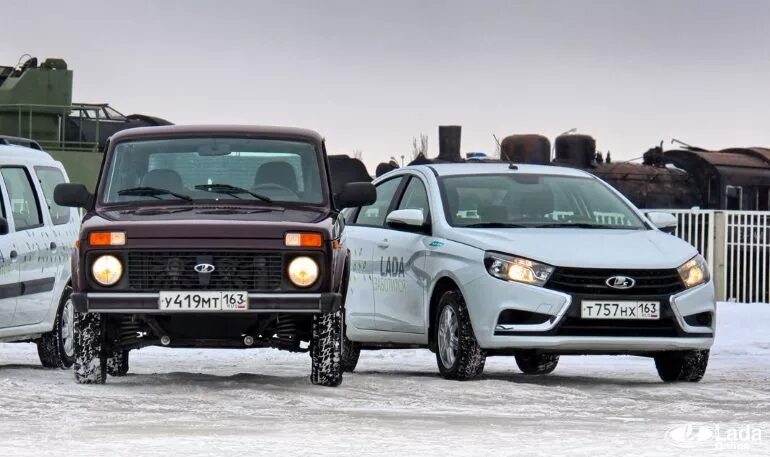 Нива веста фото Lada 4x4 и Vesta - лидеры российского экспорта автомобилей (за октябрь 2017)
