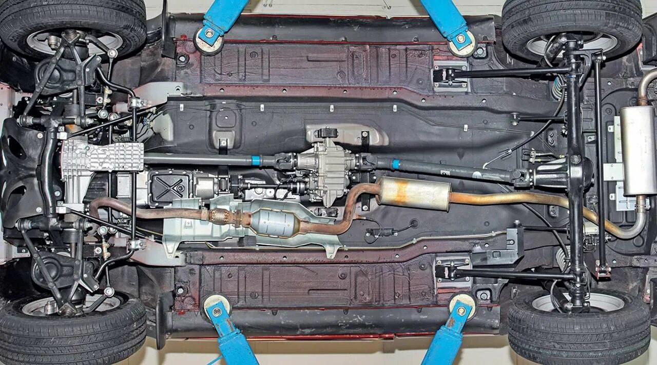 Нива вид снизу фото Что дороже в обслуживании: Niva или Duster? Ответ удивил даже экспертов