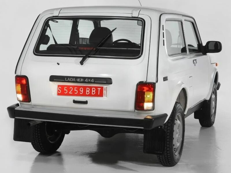 Нива вид сзади фото Новый ВАЗ (Lada) 2121 (4x4) внедорожник 3-дв. (21214) ( Комплектация 1.7 MT 8 кл