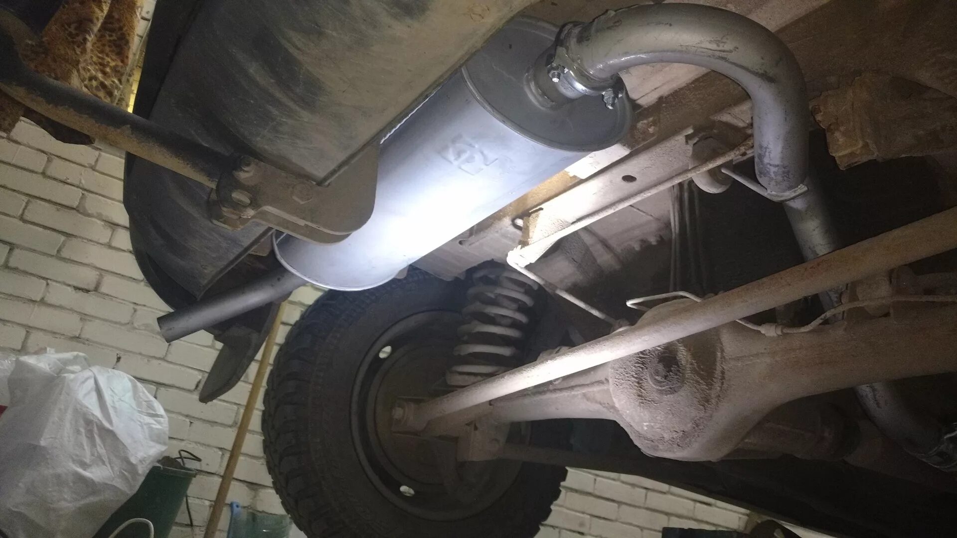 Нива выхлопная система тюнинг Пришло время менять глушитель. - Chevrolet Niva, 1,7 л, 2010 года своими руками 