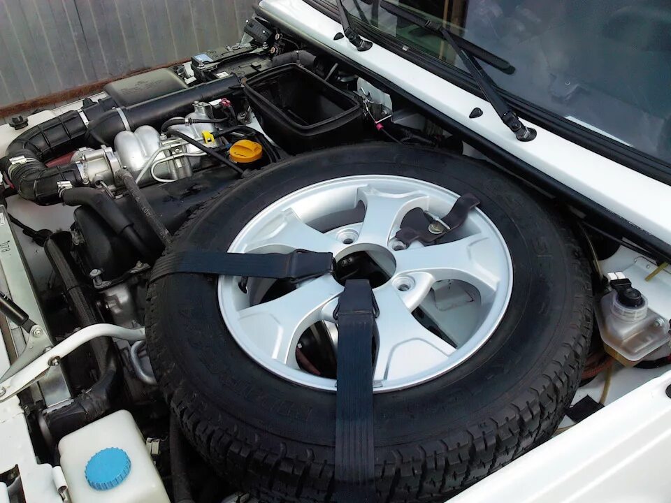 Нива запаска под капотом фото запаска на литье - крепёж - Lada 4x4 3D, 1,7 л, 2015 года своими руками DRIVE2