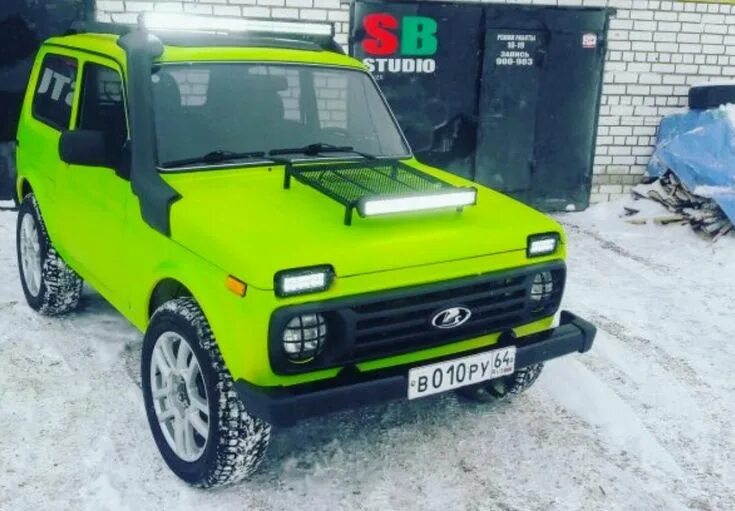 Нива зеленого цвета фото Pin von Роман auf 21 Lada niva, Geländewagen, Dachträger