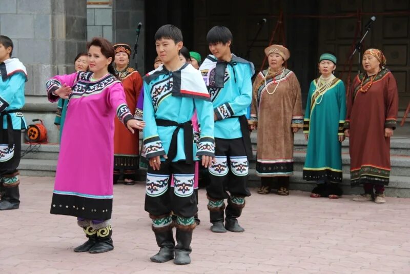 Нивхи фото в национальных костюмах Сахалинский областной центр народного творчества