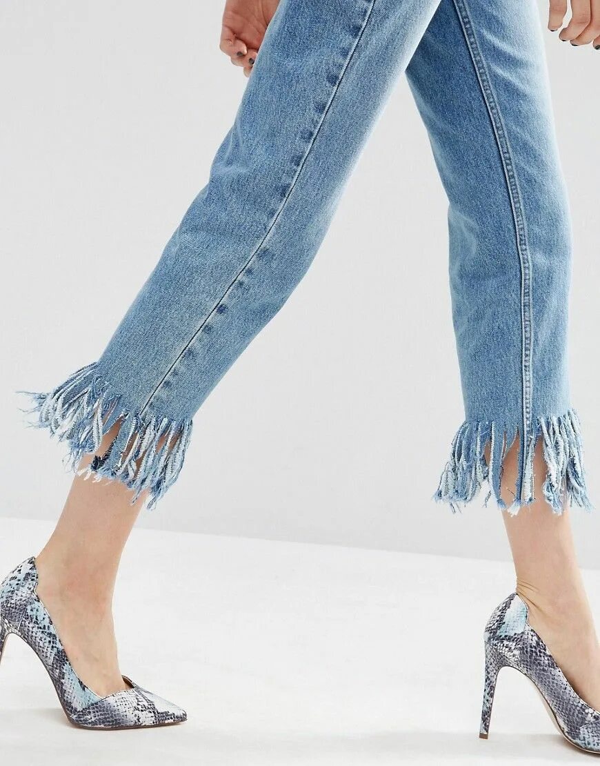 Низ джинсов фото Image 3 of ASOS Authentic Straight Leg Jeans In Oxford Wash with Fringed Hem Lat
