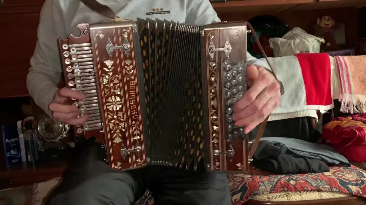 Нижегородские гармони фото Звучание гармони мастера Конькова Д.И.(До-маж) - YouTube
