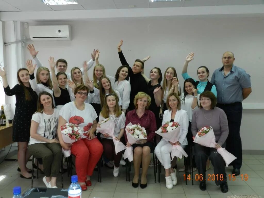 Нижегородский бизнес колледж фото Поздравляем с защитой диплома!