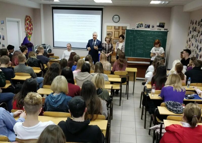 Нижегородский колледж малого бизнеса фото Шамиль Аляутдинов поздравил студентов бизнес-колледжа с победой на региональном 